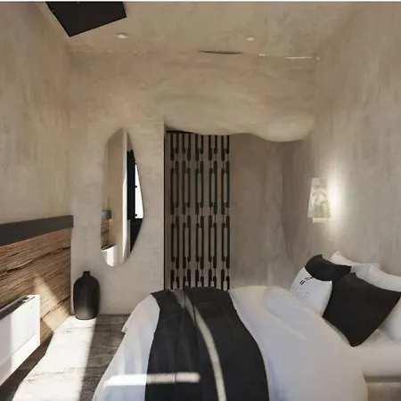 Anemos Fira (Santorini)