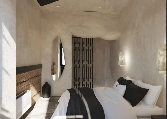 Anemos Fira (Santorini)